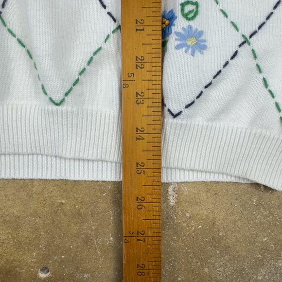 Alfred Dunner‎ Women’s XL White Floral Argyle Sweater Pullover Beaded Embroidery - Picture 8 of 9
